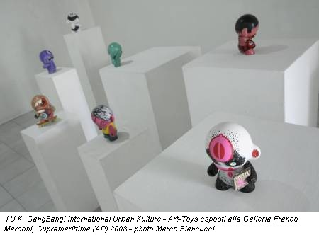 I.U.K. GangBang! International Urban Kulture - Art-Toys esposti alla Galleria Franco Marconi, Cupramarittima (AP) 2008 - photo Marco Biancucci