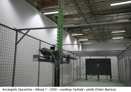Arcangelo Sassolino - Afasia 1 - 2008 - courtesy l’artista - photo Didier Barroso