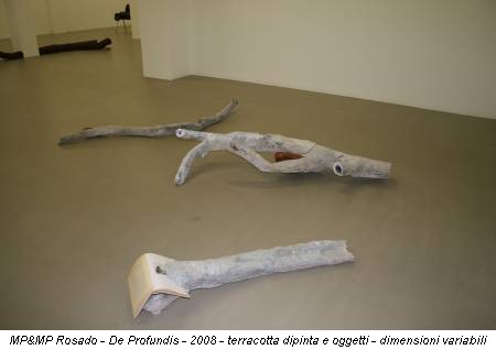 MP&MP Rosado - De Profundis - 2008 - terracotta dipinta e oggetti - dimensioni variabili