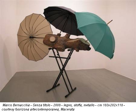 Marco Bernacchia - Senza titolo - 2008 - legno, stoffa, metallo - cm 183x202x118 - courtesy fuorizona artecontemporanea, Macerata