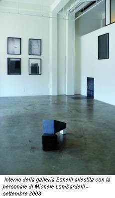 Interno della galleria Bonelli allestita con la personale di Michele Lombardelli - settembre 2008