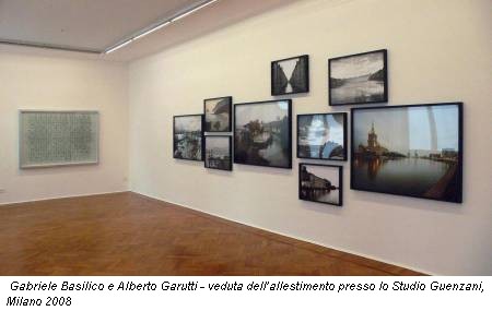 Gabriele Basilico e Alberto Garutti - veduta dell’allestimento presso lo Studio Guenzani, Milano 2008