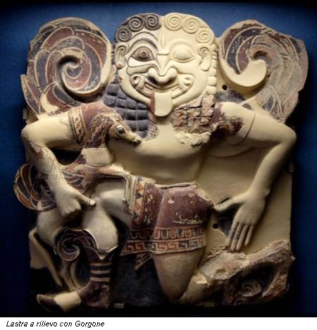 Lastra a rilievo con Gorgone