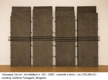Giuseppe Uncini - Architetture n. 202 - 2005 - cemento e ferro - cm 270x390x32 - courtesy Galleria Fumagalli, Bergamo