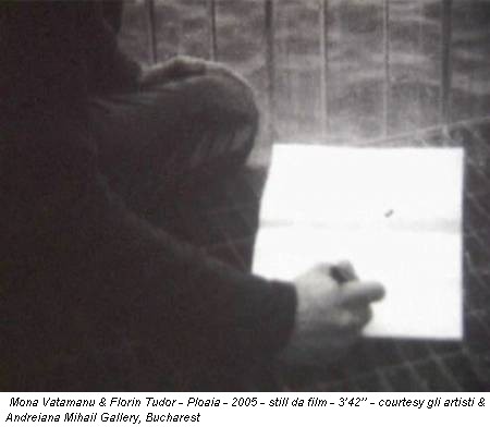 Mona Vatamanu & Florin Tudor - Ploaia - 2005 - still da film - 3’42’’ - courtesy gli artisti & Andreiana Mihail Gallery, Bucharest