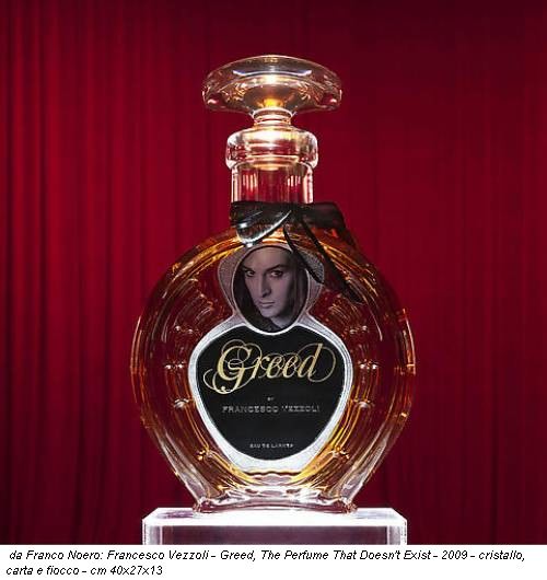 da Franco Noero: Francesco Vezzoli - Greed, The Perfume That Doesn't Exist - 2009 - cristallo, carta e fiocco - cm 40x27x13