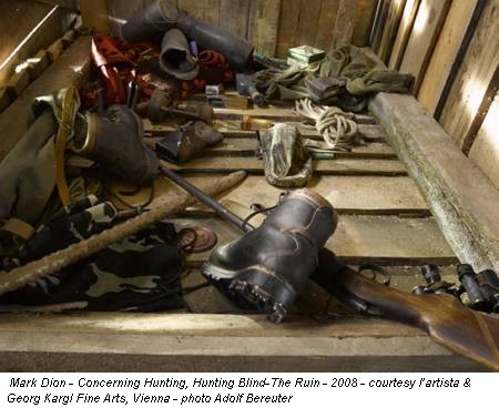 Mark Dion - Concerning Hunting, Hunting Blind-The Ruin - 2008 - courtesy l’artista & Georg Kargl Fine Arts, Vienna - photo Adolf Bereuter