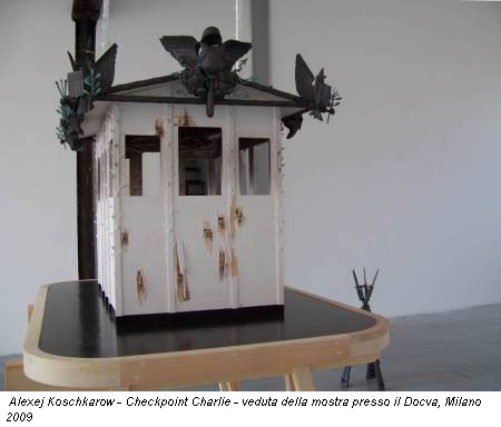 Alexej Koschkarow - Checkpoint Charlie - veduta della mostra presso il Docva, Milano 2009