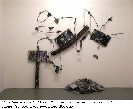 Sauro Serrangeli - I don’t know - 2008 - installazione a tecnica mista - cm 215x210 - courtesy fuorizona artecontemporanea, Macerata