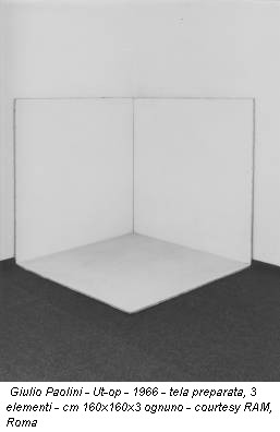 Giulio Paolini - Ut-op - 1966 - tela preparata, 3 elementi - cm 160x160x3 ognuno - courtesy RAM, Roma