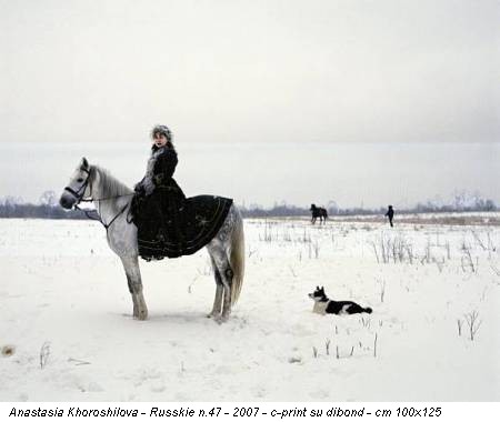 Anastasia Khoroshilova - Russkie n.47 - 2007 - c-print su dibond - cm 100x125