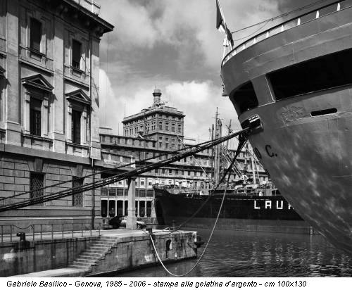 Gabriele Basilico - Genova, 1985 - 2006 - stampa alla gelatina d’argento - cm 100x130