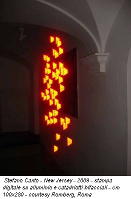 Stefano Canto - New Jersey - 2009 - stampa digitale su alluminio e catadriotti bifacciali - cm 100x280 - courtesy Romberg, Roma