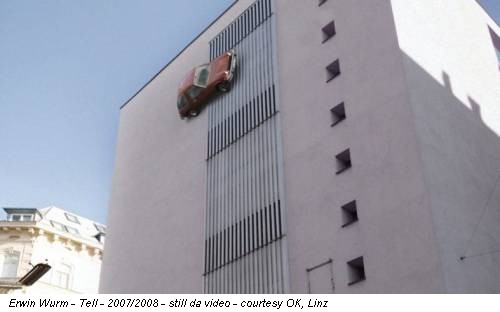 Erwin Wurm - Tell - 2007/2008 - still da video - courtesy OK, Linz