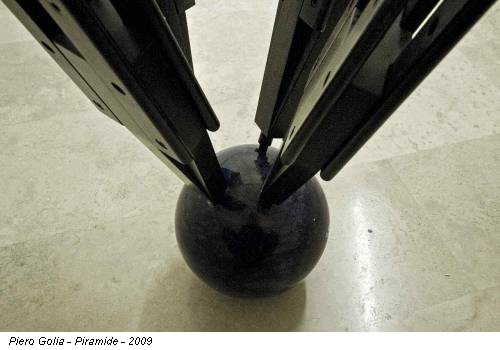 Piero Golia - Piramide - 2009