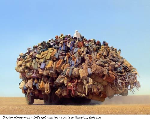 Brigitte Niedermair - Let's get married - courtesy Museion, Bolzano