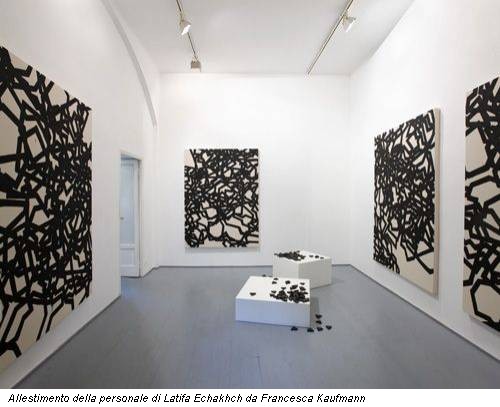 Allestimento della personale di Latifa Echakhch da Francesca Kaufmann
