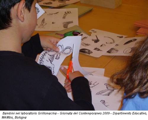 Bambini nel laboratorio Grillomachia - Giornata del Contemporaneo 2009 - Dipartimento Educativo, MAMbo, Bologna