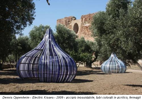 Dennis Oppenheim - Electric Kisses - 2009 - acciaio inossidabile, tubi colorati in acrilico, fermagli