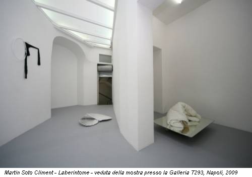Martin Soto Climent - Laberintome - veduta della mostra presso la Galleria T293, Napoli, 2009
