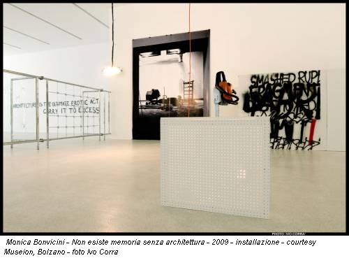 Monica Bonvicini - Non esiste memoria senza architettura - 2009 - installazione - courtesy Museion, Bolzano - photo Ivo Corra