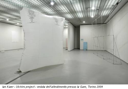 Ian Kiaer - Ulchiro project - veduta dell’allestimento presso la Gam, Torino 2009