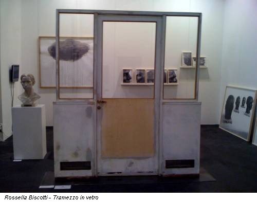 Rossella Biscotti - Tramezzo in vetro
