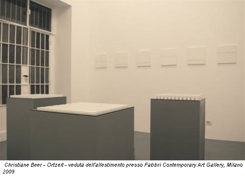 Christiane Beer - Ortzeit - veduta dell'allestimento presso Fabbri Contemporary Art Gallery, Milano 2009