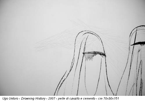 Ugo Untoro - Drowning History - 2007 - pelle di cavallo e cemento - cm 70x80x151