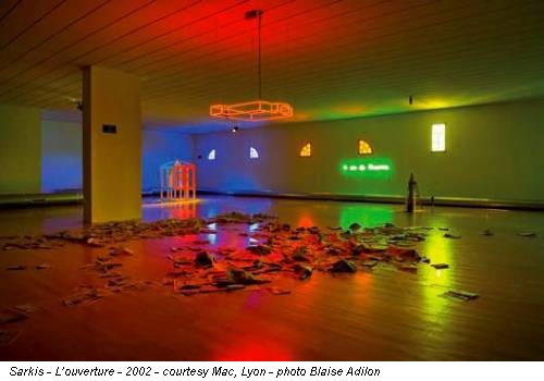 Sarkis - L’ouverture - 2002 - courtesy Mac, Lyon - photo Blaise Adilon