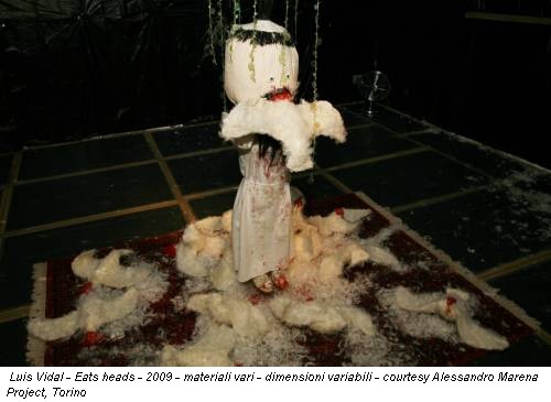 Luis Vidal - Eats heads - 2009 - materiali vari - dimensioni variabili - courtesy Alessandro Marena Project, Torino