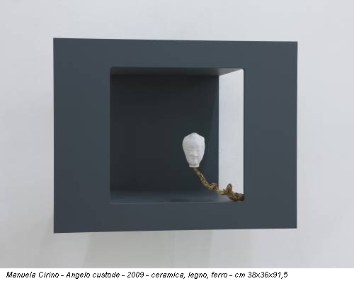 Manuela Cirino - Angelo custode - 2009 - ceramica, legno, ferro - cm 38x36x91,5