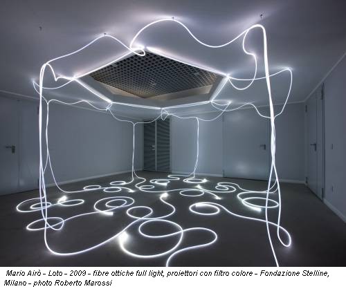 Mario Airò - Loto - 2009 - fibre ottiche full light, proiettori con filtro colore - Fondazione Stelline, Milano - photo Roberto Marossi
