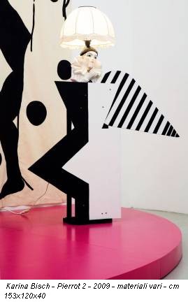 Karina Bisch - Pierrot 2 - 2009 - materiali vari - cm 153x120x40