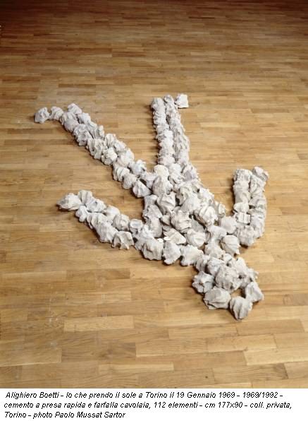 Alighiero Boetti - Io che prendo il sole a Torino il 19 Gennaio 1969 - 1969/1992 - cemento a presa rapida e farfalla cavolaia, 112 elementi - cm 177x90 - coll. privata, Torino - photo Paolo Mussat Sartor