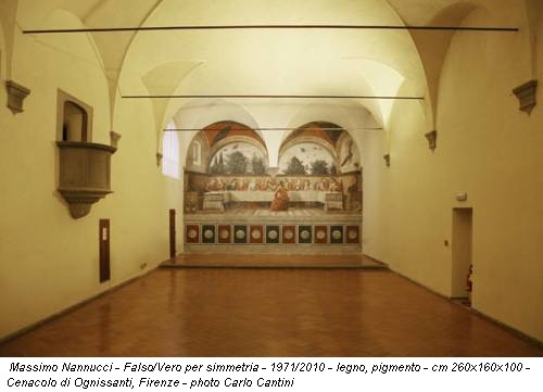Massimo Nannucci - Falso/Vero per simmetria - 1971/2010 - legno, pigmento - cm 260x160x100 - Cenacolo di Ognissanti, Firenze - photo Carlo Cantini