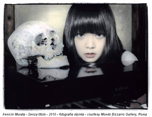 Kenichi Murata - Senza titolo - 2010 - fotografia dipinta - courtesy Mondo Bizzarro Gallery, Roma