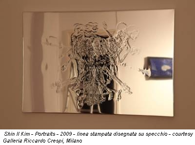 Shin Il Kim - Portraits - 2009 - linea stampata disegnata su specchio - courtesy Galleria Riccardo Crespi, Milano