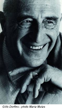 Gillo Dorfles - photo Maria Mulas