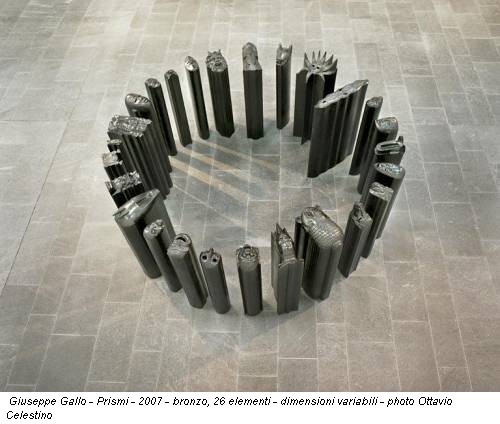 Giuseppe Gallo - Prismi - 2007 - bronzo, 26 elementi - dimensioni variabili - photo Ottavio Celestino