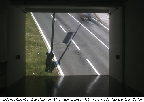Ludovica Carbotta - Esercizio uno - 2010 - still da video - 120’ - courtesy l’artista & e/static, Torino