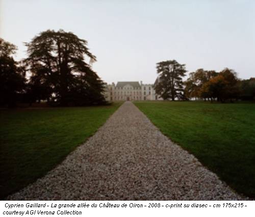 Cyprien Gaillard - La grande allée du Château de Oiron - 2008 - c-print su diasec - cm 175x215 - courtesy AGI Verona Collection