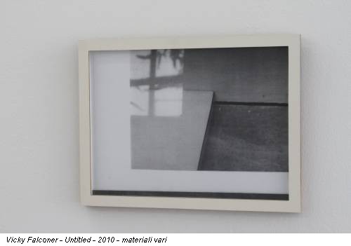 Vicky Falconer - Untitled - 2010 - materiali vari