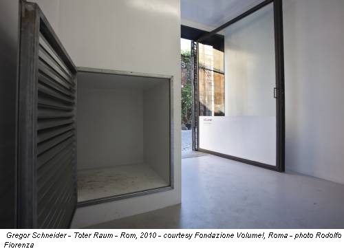 Gregor Schneider - Toter Raum - Rom, 2010 - courtesy Fondazione Volume!, Roma - photo Rodolfo Fiorenza