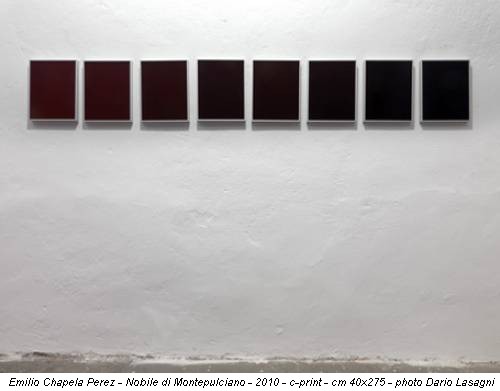 Emilio Chapela Perez - Nobile di Montepulciano - 2010 - c-print - cm 40x275 - photo Dario Lasagni