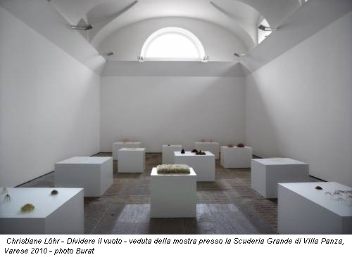Christiane Löhr - Dividere il vuoto - veduta della mostra presso la Scuderia Grande di Villa Panza, Varese 2010 - photo Burat