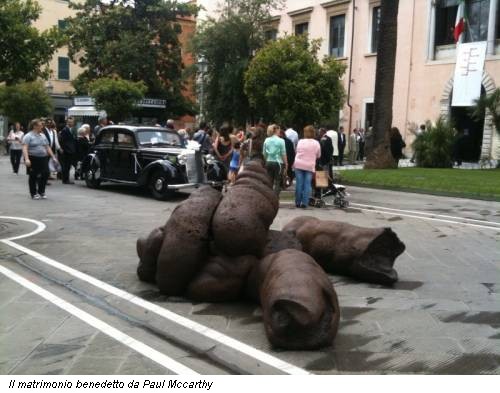Il matrimonio benedetto da Paul Mccarthy