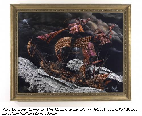 Yinka Shonibare - La Medusa - 2008 fotografia su alluminio - cm 183x239 - coll. NMNM, Monaco - photo Mauro Magliani e Barbara Piovan