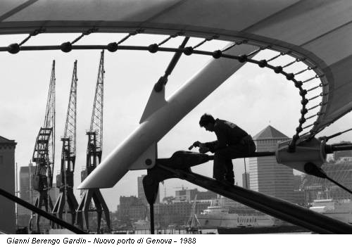 Gianni Berengo Gardin - Nuovo porto di Genova - 1988