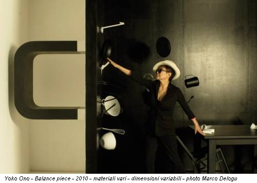 Yoko Ono - Balance piece - 2010 - materiali vari - dimensioni variabili - photo Marco Delogu